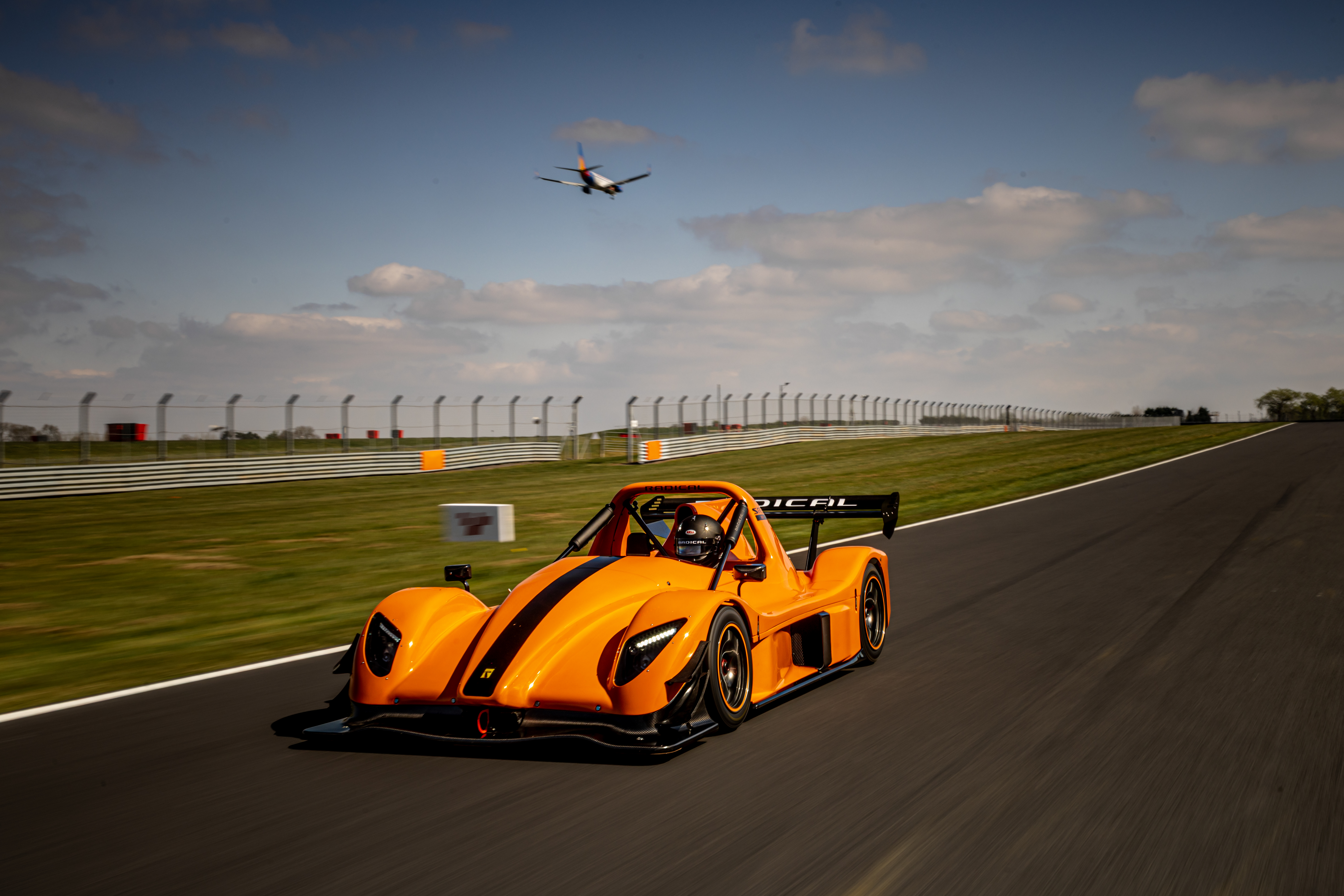 FOUR ROUND RADICAL CUP UK CALENDAR IN 2026