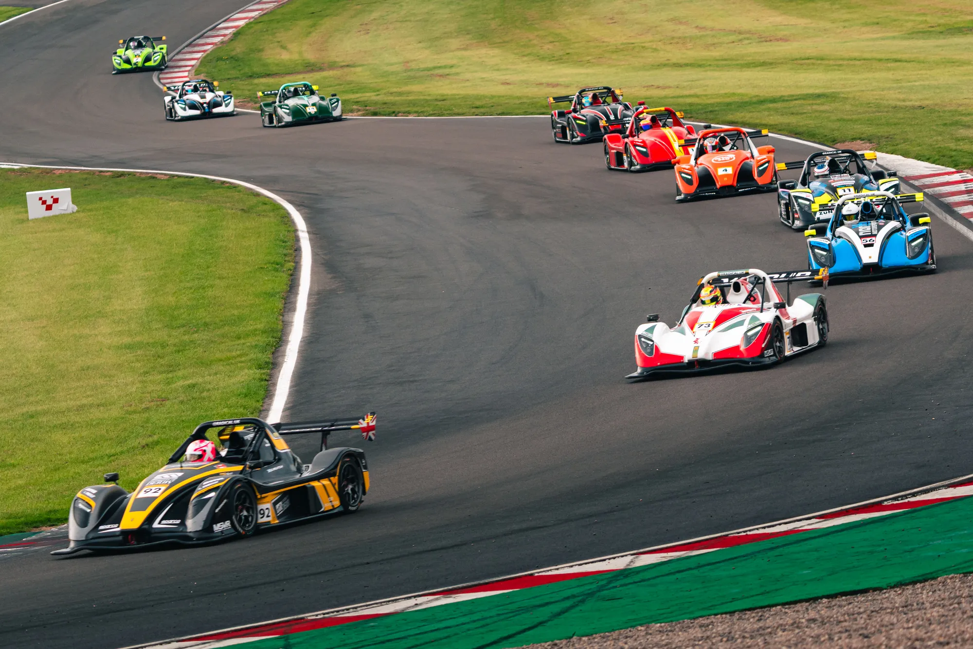 Mutch and Lowe crowned champions after dramatic Donington finale